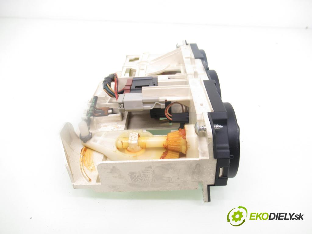 HONDA CIVIC VII Hatchback (EU, EP, EV) HB 2005 66,00 1.4 iS (EP1) 90 - D14Z6 1396,00 Panel kúrenia 79500S6DG023M1