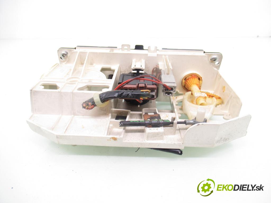 HONDA CIVIC VII Hatchback (EU, EP, EV) HB 2005 66,00 1.4 iS (EP1) 90 - D14Z6 1396,00 Panel kúrenia 79500S6DG023M1