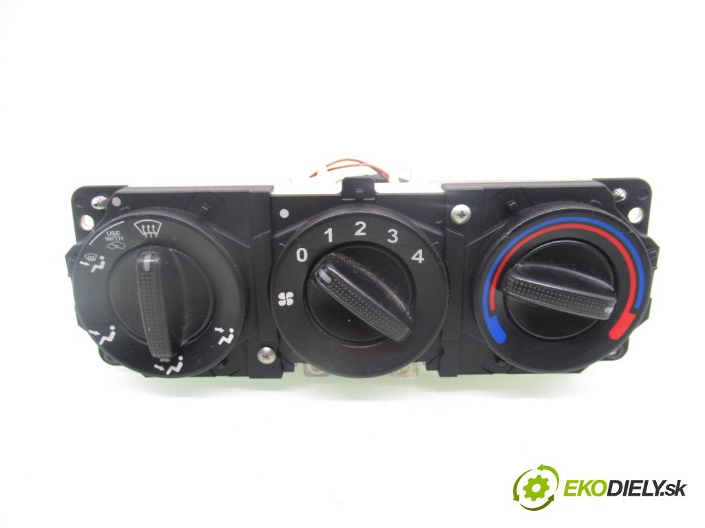 HONDA CIVIC VII Hatchback (EU, EP, EV) HB 2005 66,00 1.4 iS (EP1) 90 - D14Z6 1396,00 Panel kúrenia 79500S6DG023M1