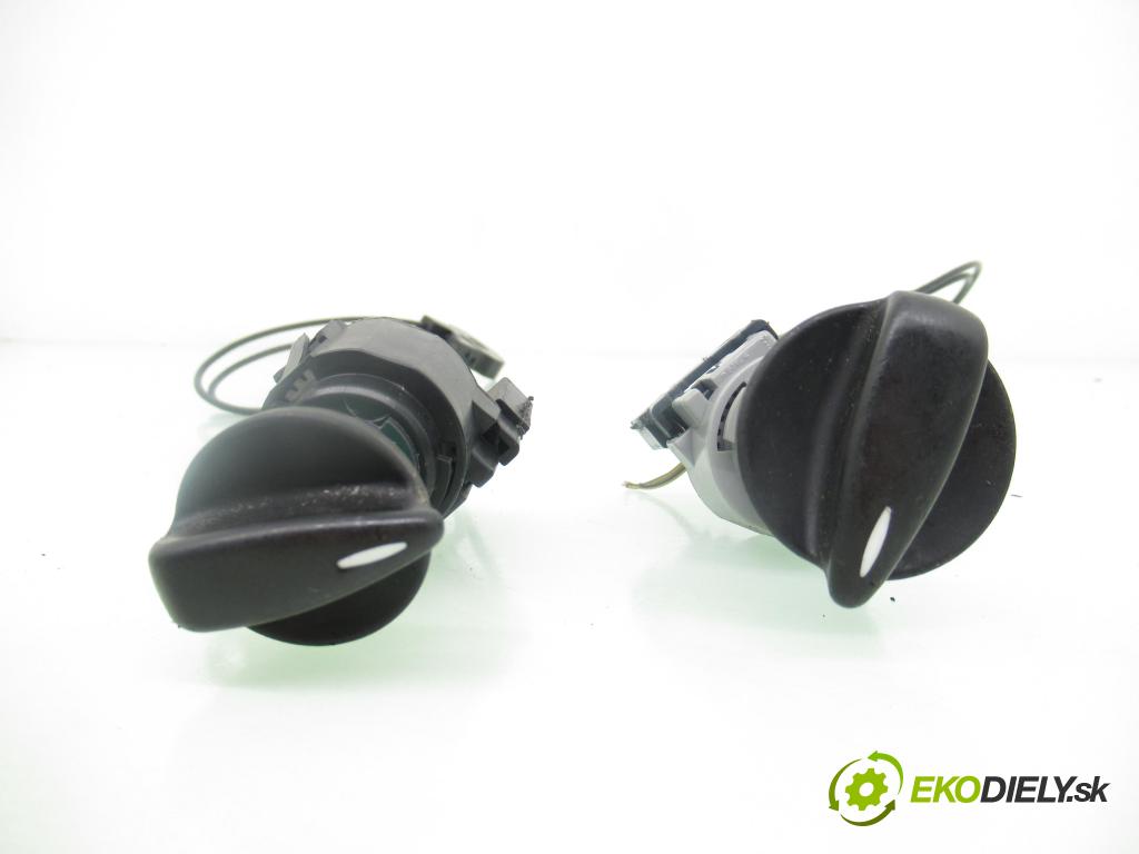 FORD FOCUS Turnier (DNW) KOMBI 2004 74,00 1.8 TDCi - FFDA 1753,00 Lanko panel kúrenia 2M5111504AA ; 2M5111503AA