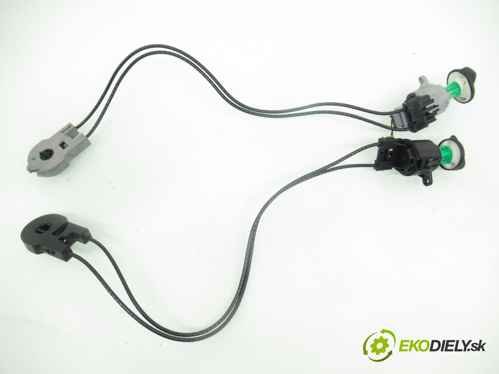 FORD FOCUS Turnier (DNW) KOMBI 2004 74,00 1.8 TDCi - FFDA 1753,00 Lanko panel kúrenia 2M5111504AA ; 2M5111503AA