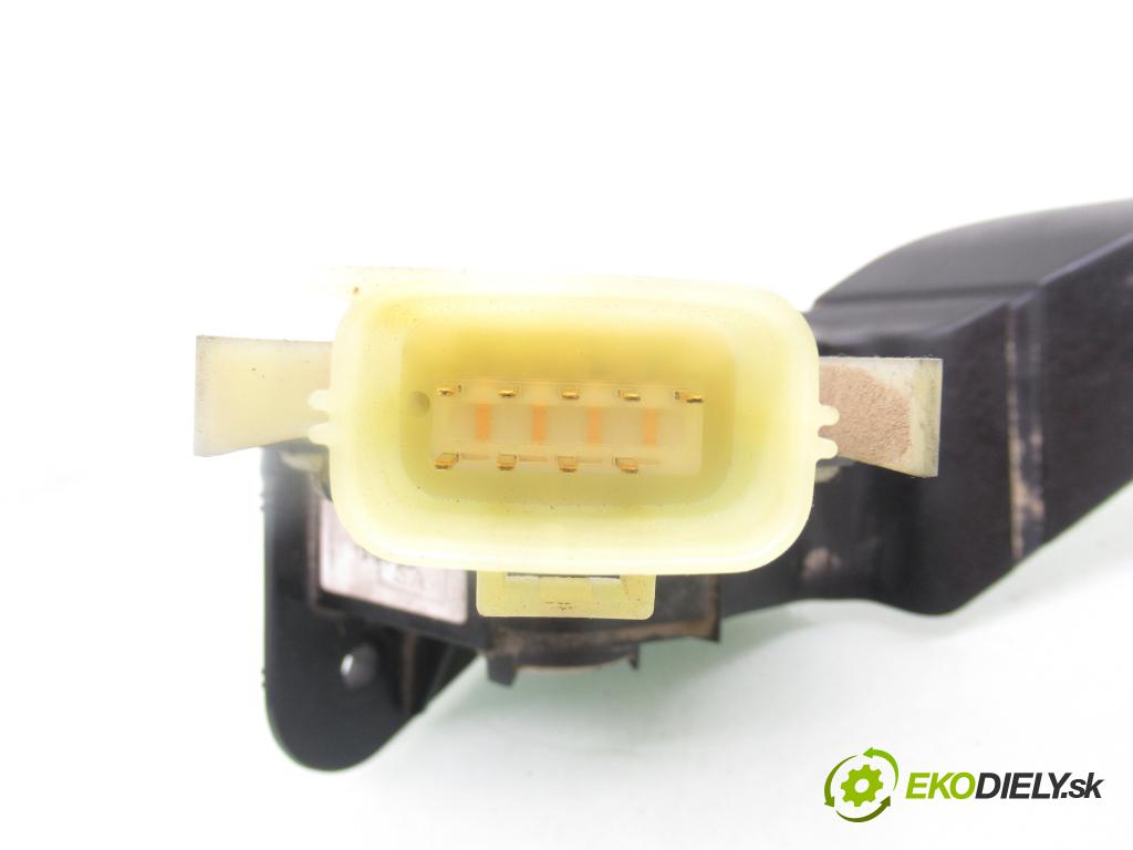 FORD TRANSIT Furgon (FA_ _) FURGON 2000 74,00 2.0 DI (FAE_, FAF_, FAG_) - ABFA 1998,00 Potenciometer plynu 1C119F836AB (Potenciometer plynového pedálu)