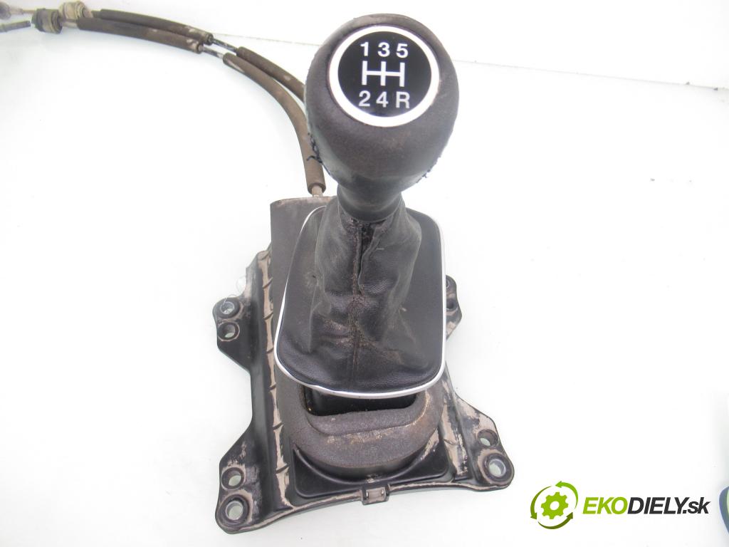 FIAT LINEA (323_) SEDAN 2008 66,00 1.3 D Multijet 90 1248,00 ZVEDÁK: 6071990002