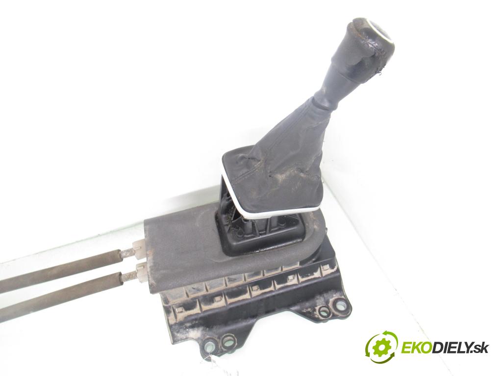 FIAT LINEA (323_) SEDAN 2008 66,00 1.3 D Multijet 90 1248,00 ZVEDÁK: 6071990002