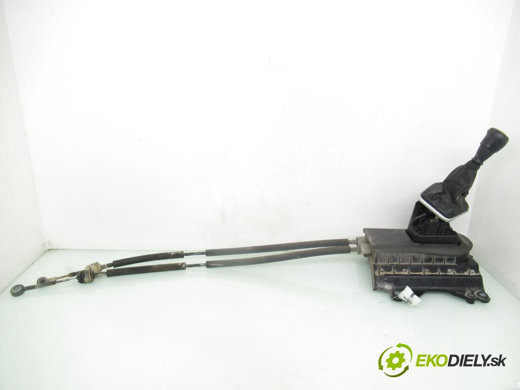 FIAT LINEA (323_) SEDAN 2008 66,00 1.3 D Multijet 90 1248,00 ZVEDÁK: 6071990002