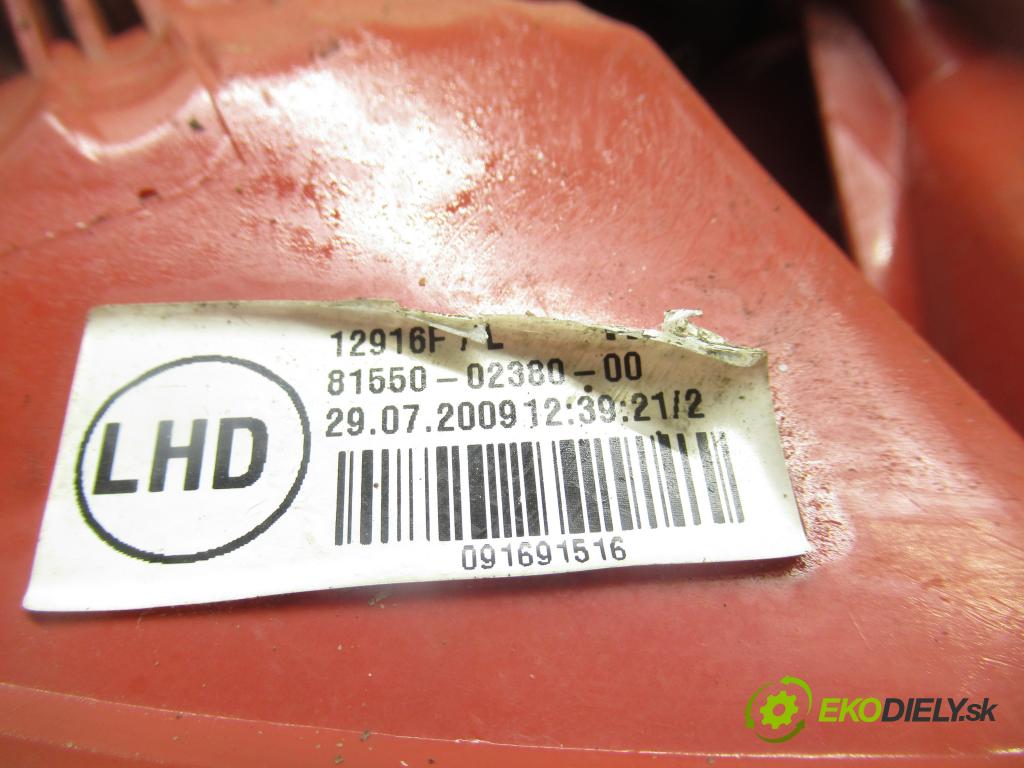 TOYOTA AURIS (_E15_) HB 2009 74,00 1.33 Dual-VVTi 101 - 1NR-FE 1329,00 Svetlo pravé zadné 815500238000