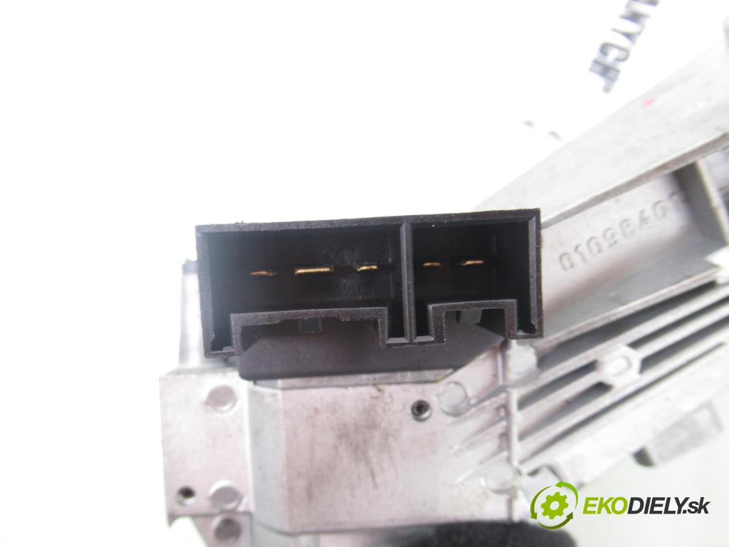 FIAT LINEA (323_) SEDAN 2008 66,00 1.3 D Multijet 90 1248,00 spinačka 01098401 ; 51799409 (Spínacia skrinka)