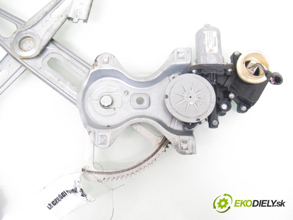 TOYOTA AURIS (_E15_) HB 2009 74,00 1.33 Dual-VVTi 101 - 1NR-FE 1329,00 Mechanizmus okien 961919100 ; 977555106 ; 8570202020