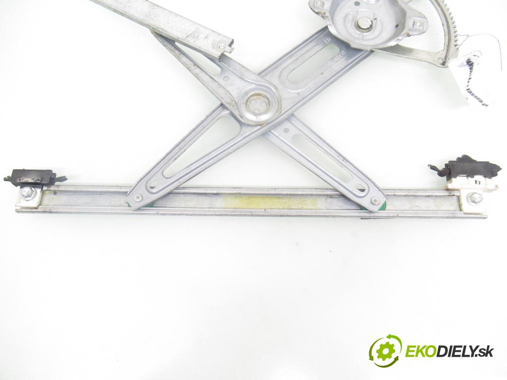 TOYOTA AURIS (_E15_) HB 2009 74,00 1.33 Dual-VVTi 101 - 1NR-FE 1329,00 Mechanizmus okien 961919100 ; 977555106 ; 8570202020