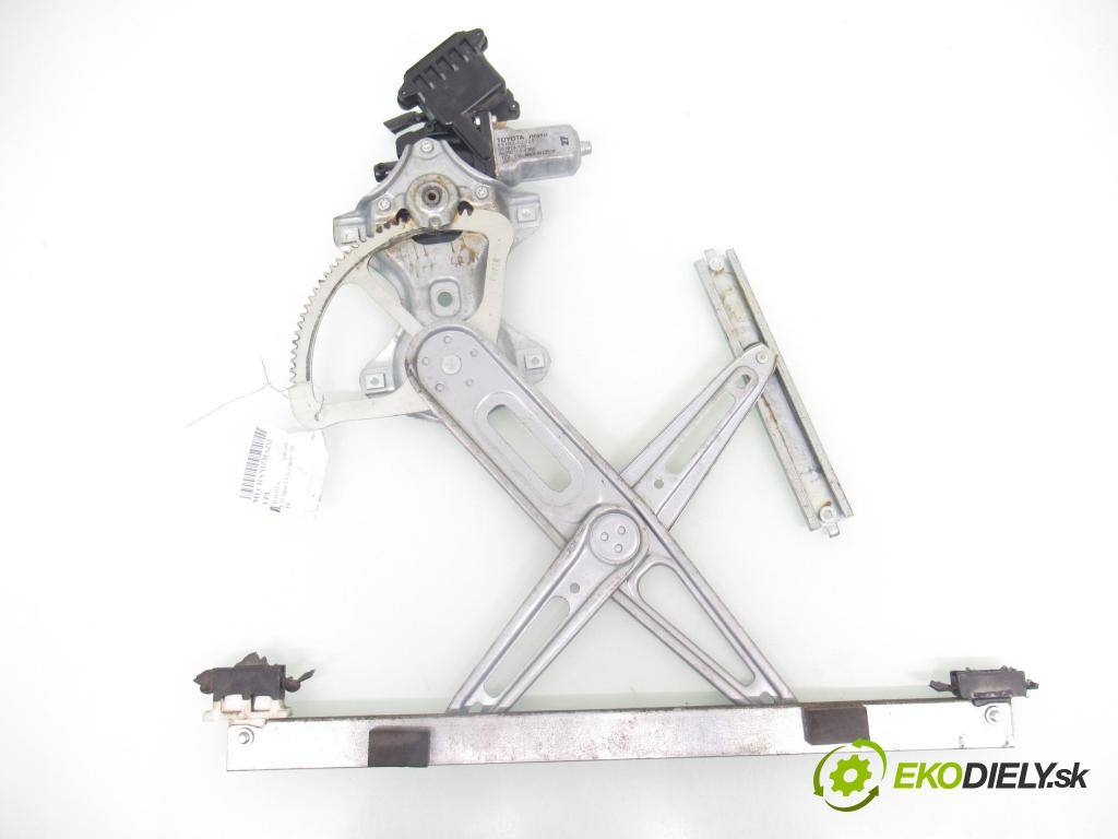 TOYOTA AURIS (_E15_) HB 2009 74,00 1.33 Dual-VVTi 101 - 1NR-FE 1329,00 Mechanizmus okien 961919100 ; 977555106 ; 8570202020