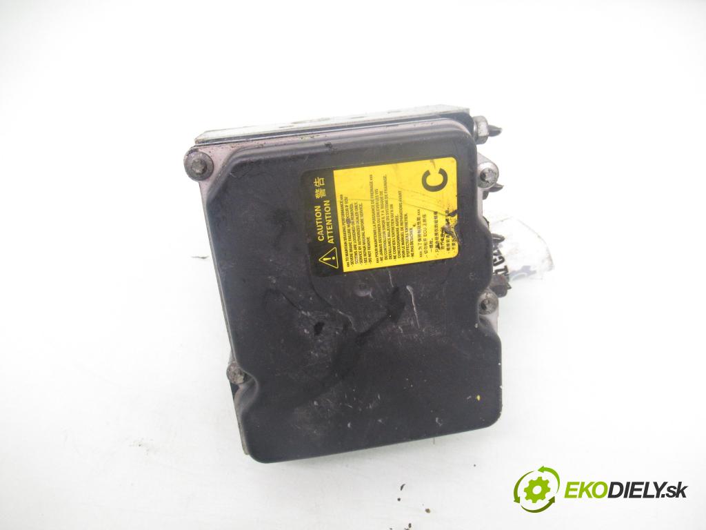 TOYOTA AURIS (_E15_) HB 2009 74,00 1.33 Dual-VVTi 101 - 1NR-FE 1329,00 Pumpa ABS 0265230083 ; 0265951057 ; 4454002180 (Pumpa ABS)