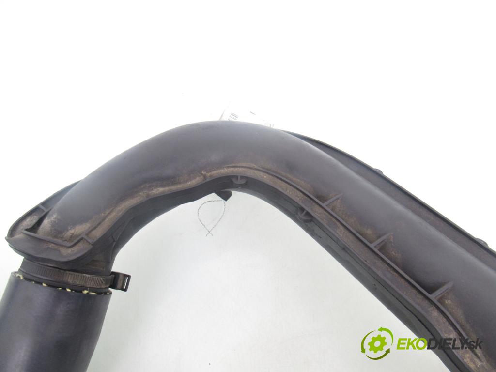 RENAULT TRAFIC II Skrzynia (FL) FURGON 2007 84,00 2.0 dCi 115 - M9R 780 1995,00 Rúra intercoolera turba 8200923261 ; 93862449