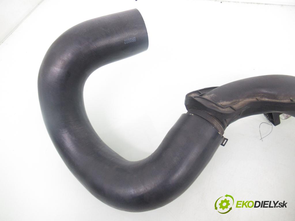 RENAULT TRAFIC II Skrzynia (FL) FURGON 2007 84,00 2.0 dCi 115 - M9R 780 1995,00 Rúra intercoolera turba 8200923261 ; 93862449