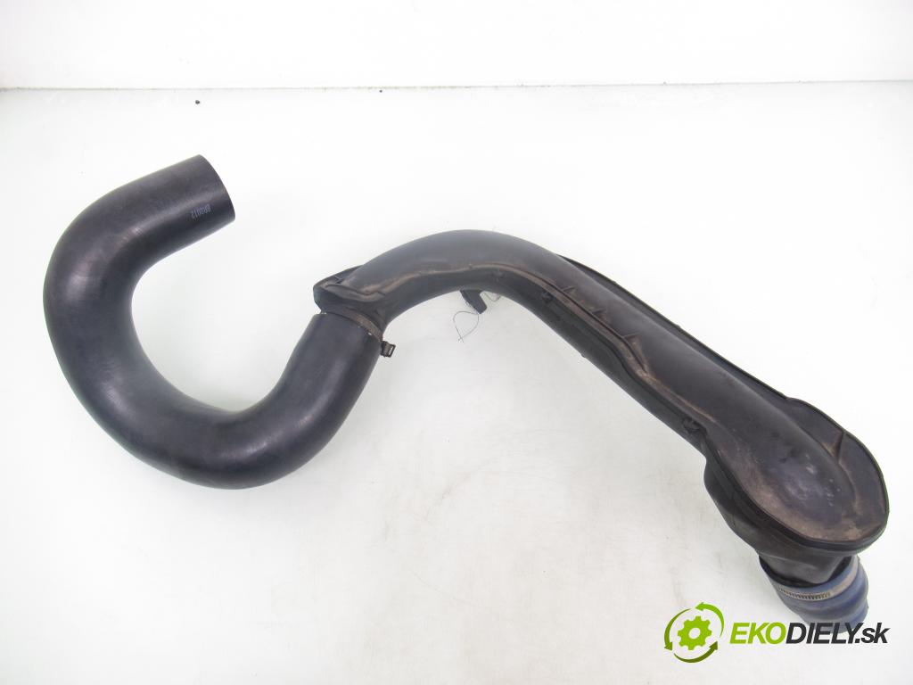 RENAULT TRAFIC II Skrzynia (FL) FURGON 2007 84,00 2.0 dCi 115 - M9R 780 1995,00 Rúra intercoolera turba 8200923261 ; 93862449