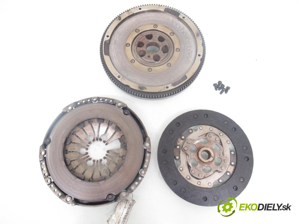 VW GOLF IV (1J1) HB 1998 66,00 1.9 TDI 90 - ALH 1896,00 Koleso dvojvrstvové 2289000041 ; 1864527337 ; 3082299335