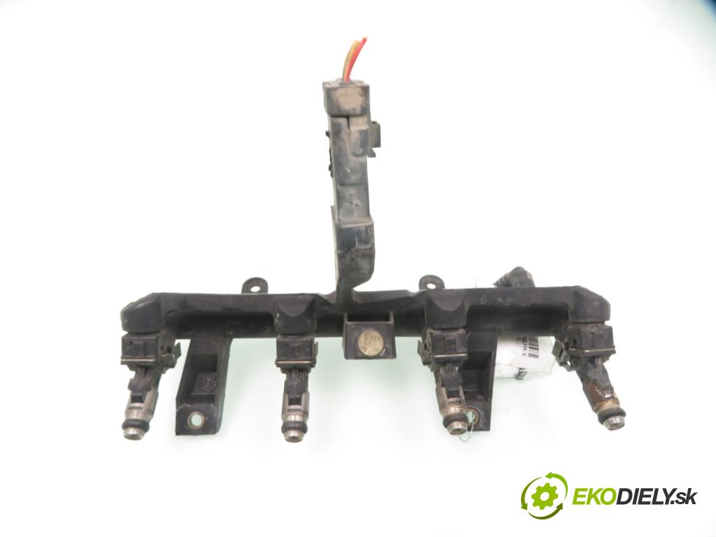 PEUGEOT 206 liftback (2A/C) HB 1999 55,00 1.4 i 75 -  KFX 1361,00 Lišta vstrekovacia 9625194080D ; 9638128080 (Vstrekovacia lišta)