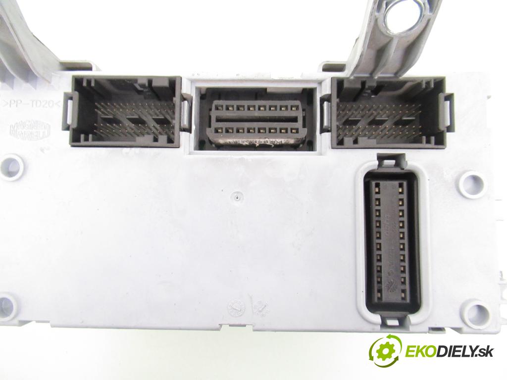 FIAT LINEA (323_) SEDAN 2008 66,00 1.3 D Multijet 90 1248,00 MODUL BSI 51778013