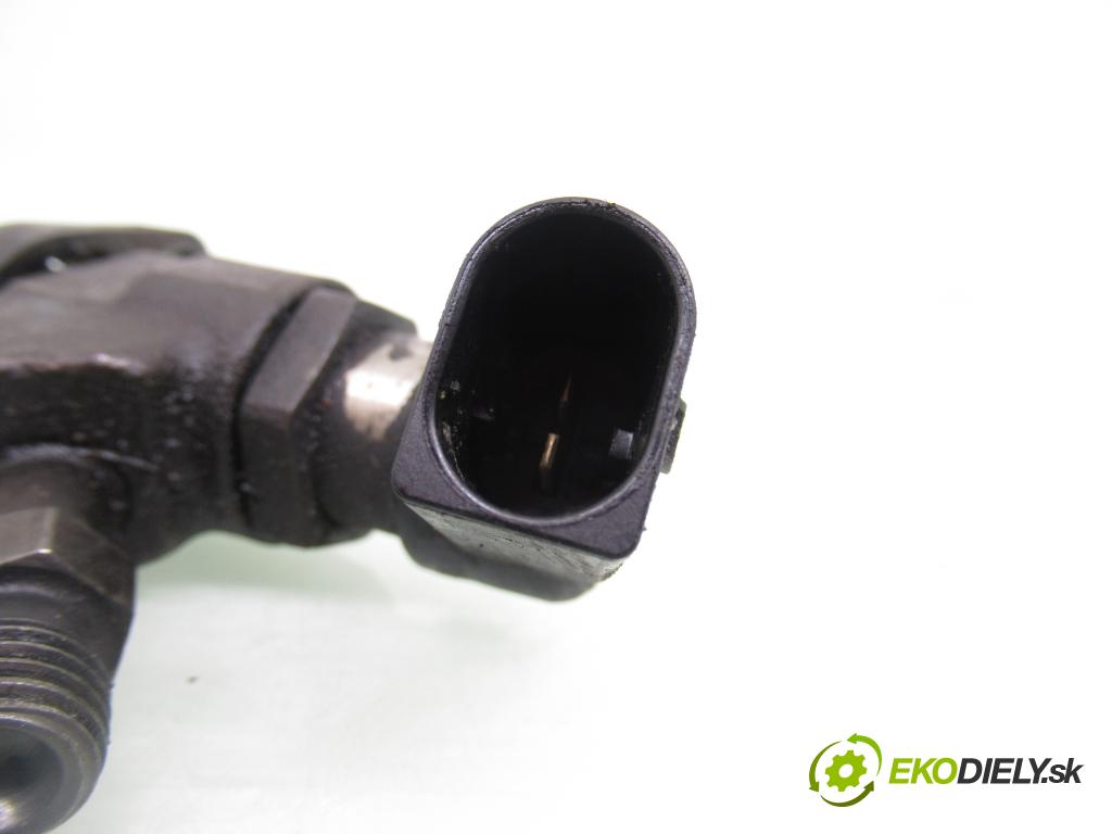 CITROEN C5 I Break (DE_) KOMBI 2004 80,00 2.0 HDi 8V 109 - RHZ 1997,00 vstrekovač 9657144580 (Vstrekovač paliva)