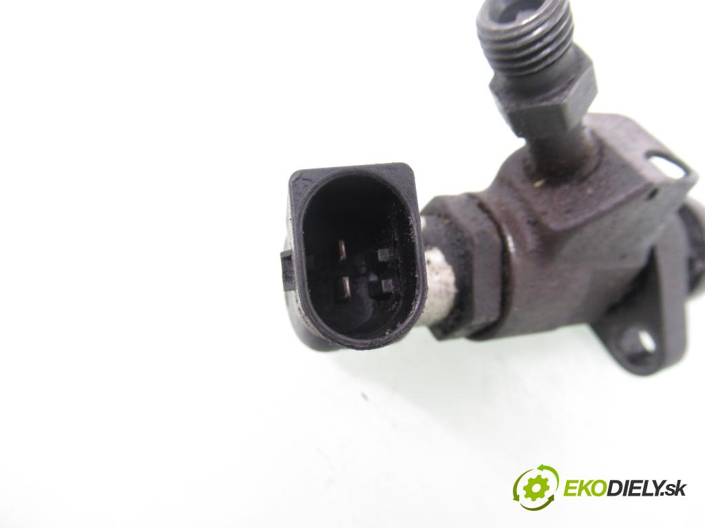 CITROEN C5 I Break (DE_) KOMBI 2004 80,00 2.0 HDi 8V 109 - RHZ 1997,00 vstrekovač 9657144580 (Vstrekovač paliva)