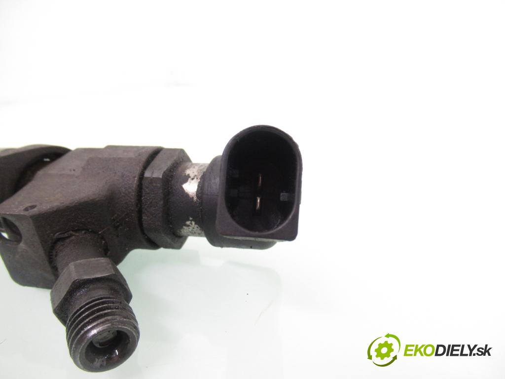 CITROEN C5 I Break (DE_) KOMBI 2004 80,00 2.0 HDi 8V 109 - RHZ 1997,00 vstrekovač 9657144580 (Vstrekovač paliva)