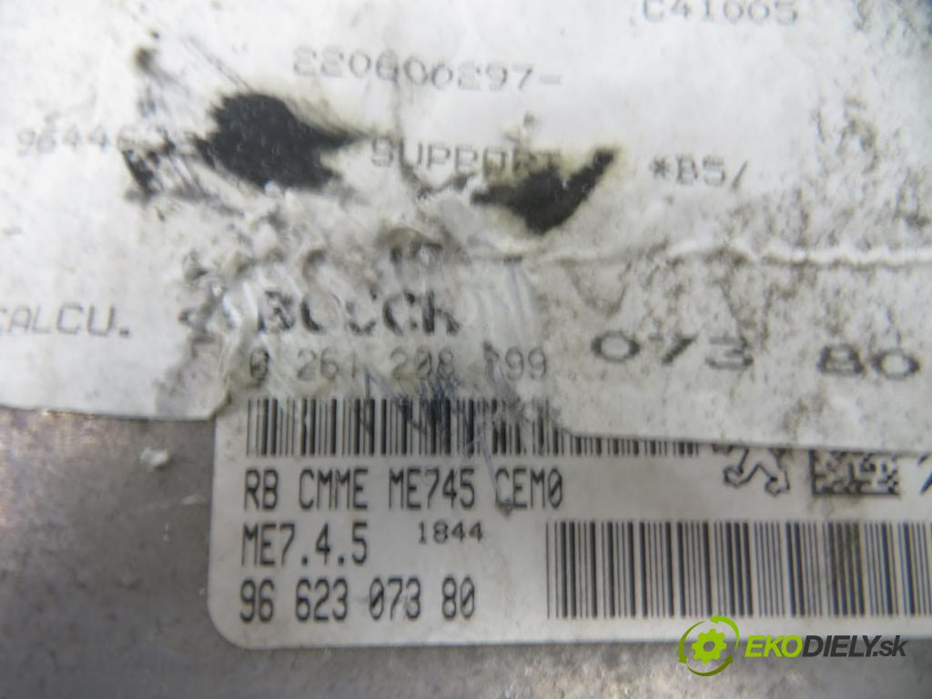 CITROEN C4 I (LC_) HB 2006 80,00 1.6 16V - NFU (TU5JP4) 1587,00 řídící jednotka motora 0261208899 ; 9662307380