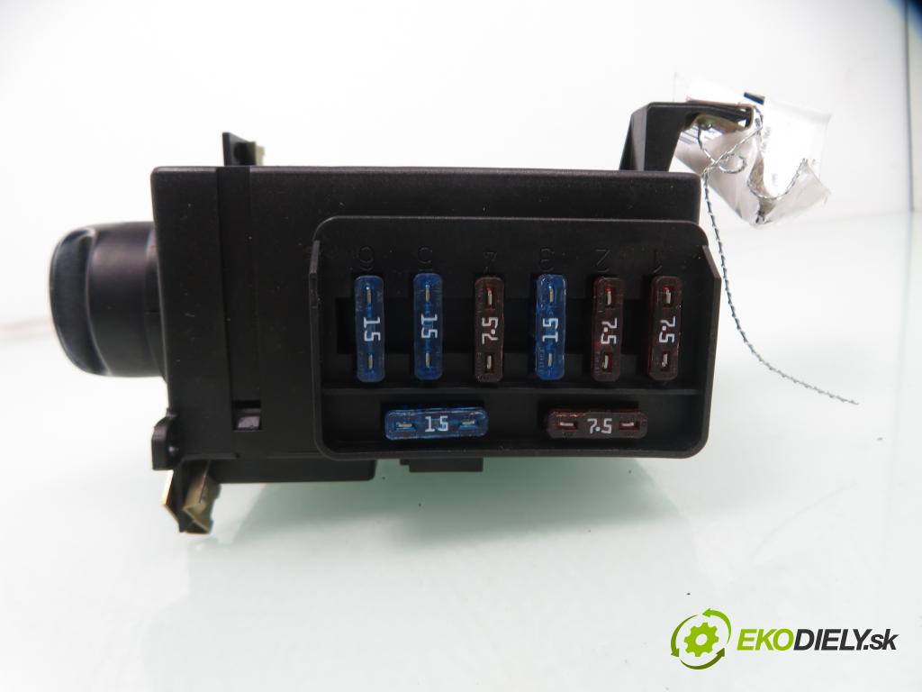 MERCEDES-BENZ KLASA A (W168) HB 1999 75,00 1.6 102 A 160  M 166.960 1598,00 prepínač svetlá 1685450104 ; 501733