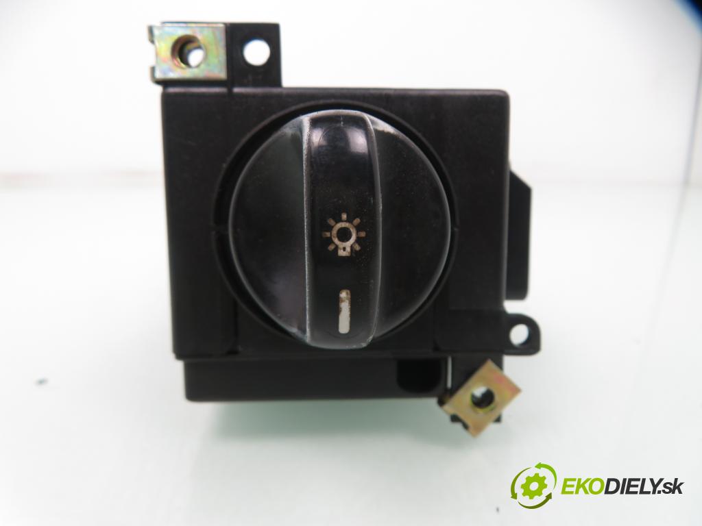 MERCEDES-BENZ KLASA A (W168) HB 1999 75,00 1.6 102 A 160  M 166.960 1598,00 prepínač svetlá 1685450104 ; 501733