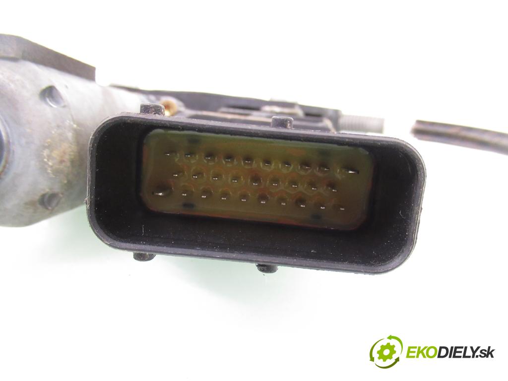 SKODA OCTAVIA I (1U2) SEDAN 1998 55,00 1.6 - AEE 1598,00 Mechanizmus okien 101448201 ; 05076510