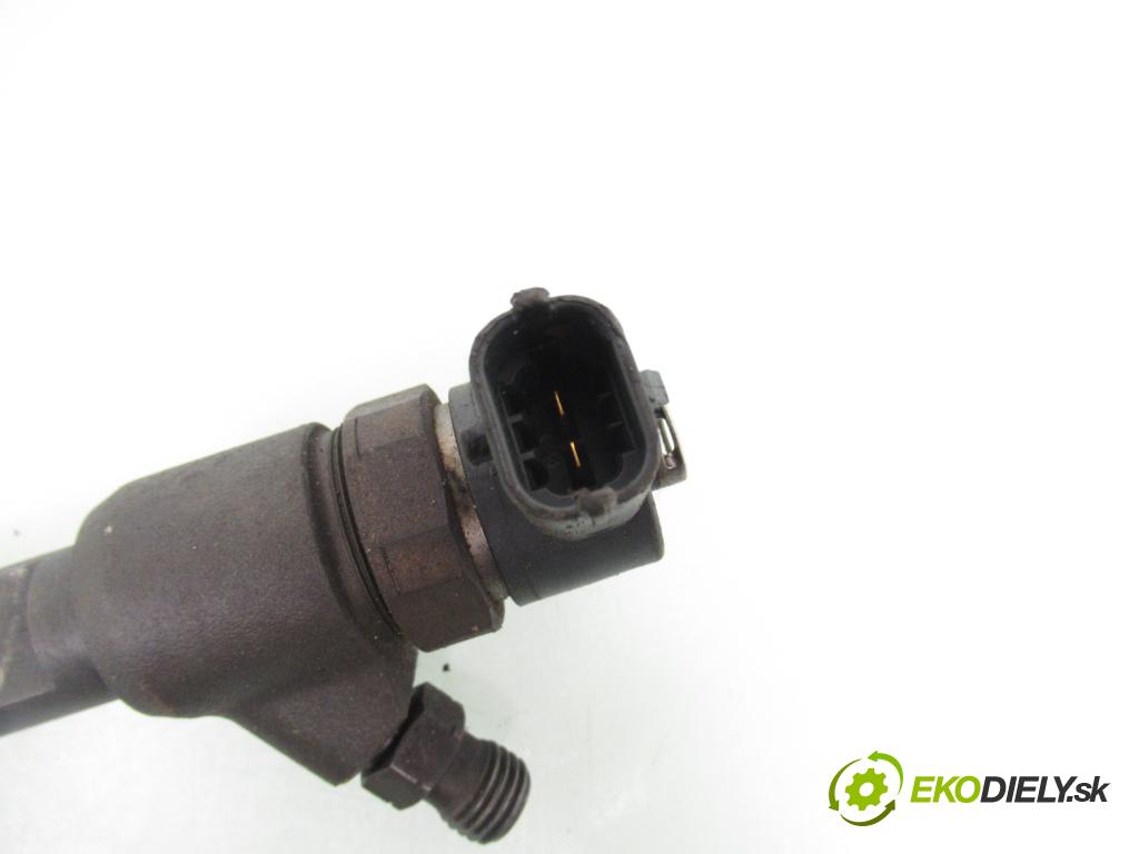 OPEL COMBO C FURGON 2006 51,00 1.3 CDTI 16V - Y 13 DT 1248,00 vstrekovač 0445110083 (Vstrekovač paliva)