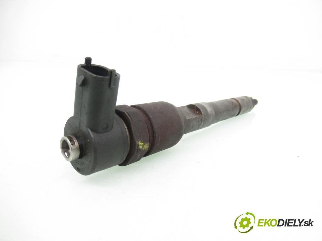 OPEL COMBO C FURGON 2006 51,00 1.3 CDTI 16V - Y 13 DT 1248,00 vstrekovač 0445110083 (Vstrekovač paliva)