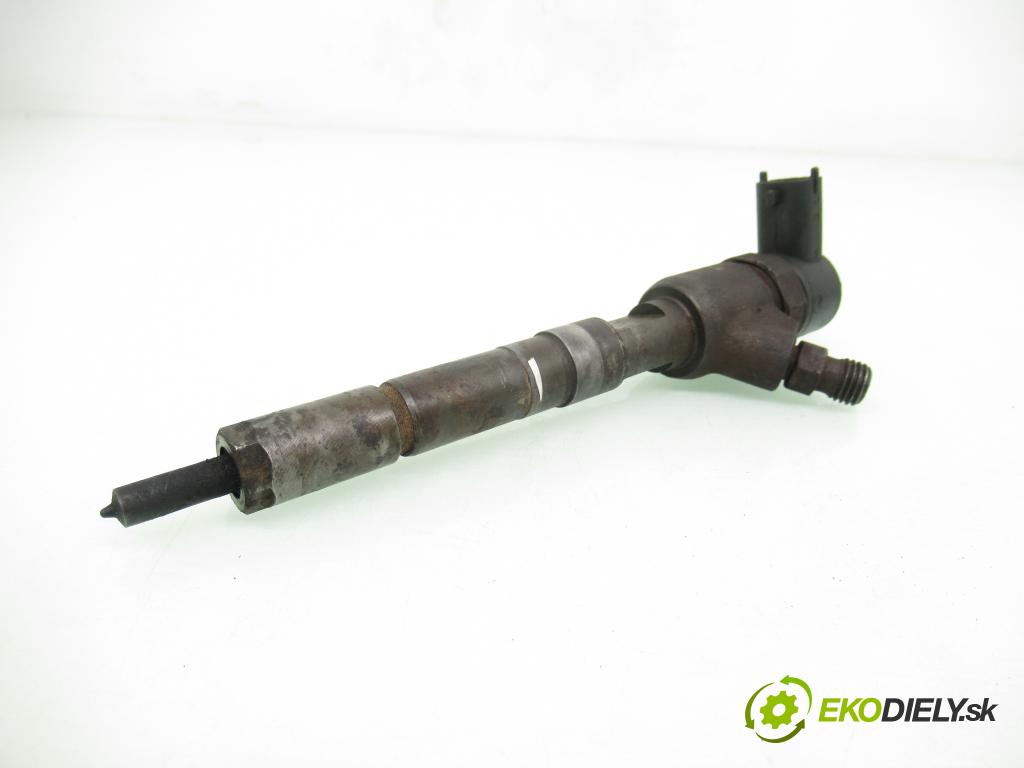 OPEL COMBO C FURGON 2006 51,00 1.3 CDTI 16V - Y 13 DT 1248,00 vstrekovač 0445110083 (Vstrekovač paliva)