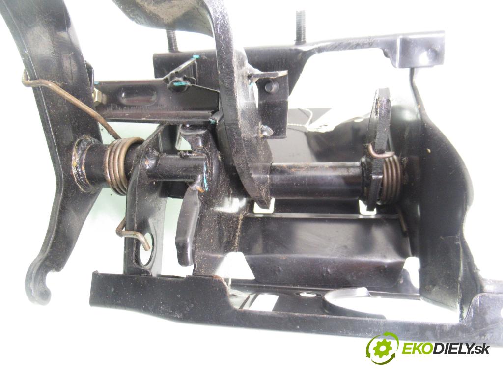 DAEWOO TICO (KLY3) HB 1997 38,00 0.8 52 - F8CV 796,00 PEDALY: brzdy / spojky 