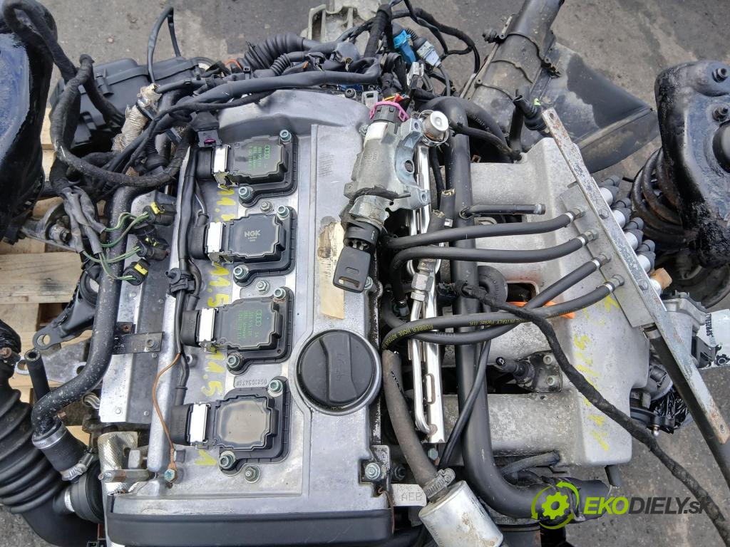 AUDI A4 (8D2, B5) SEDAN 1997 110,00 1.8 T 150 - AEB 1781,00 motor BENZÍN AEB