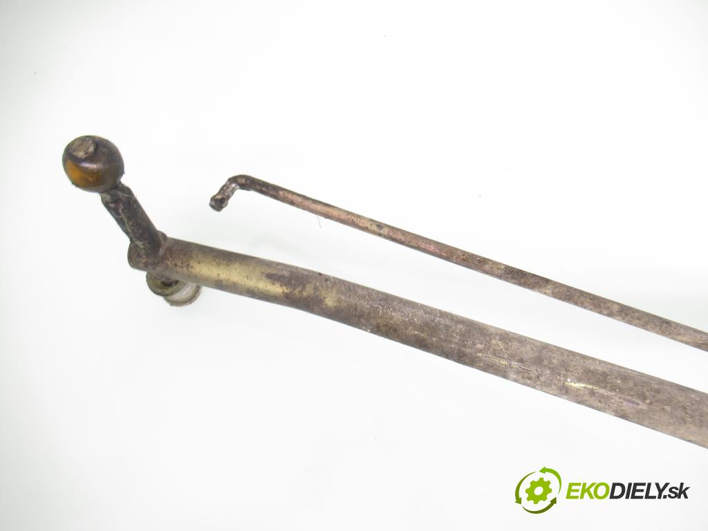 VW TRANSPORTER IV Skrzynia (70XA) FURGON 1995 44,00 1.9 D 60 - 1X 1896,00 ZVEDÁK: 701711025Q