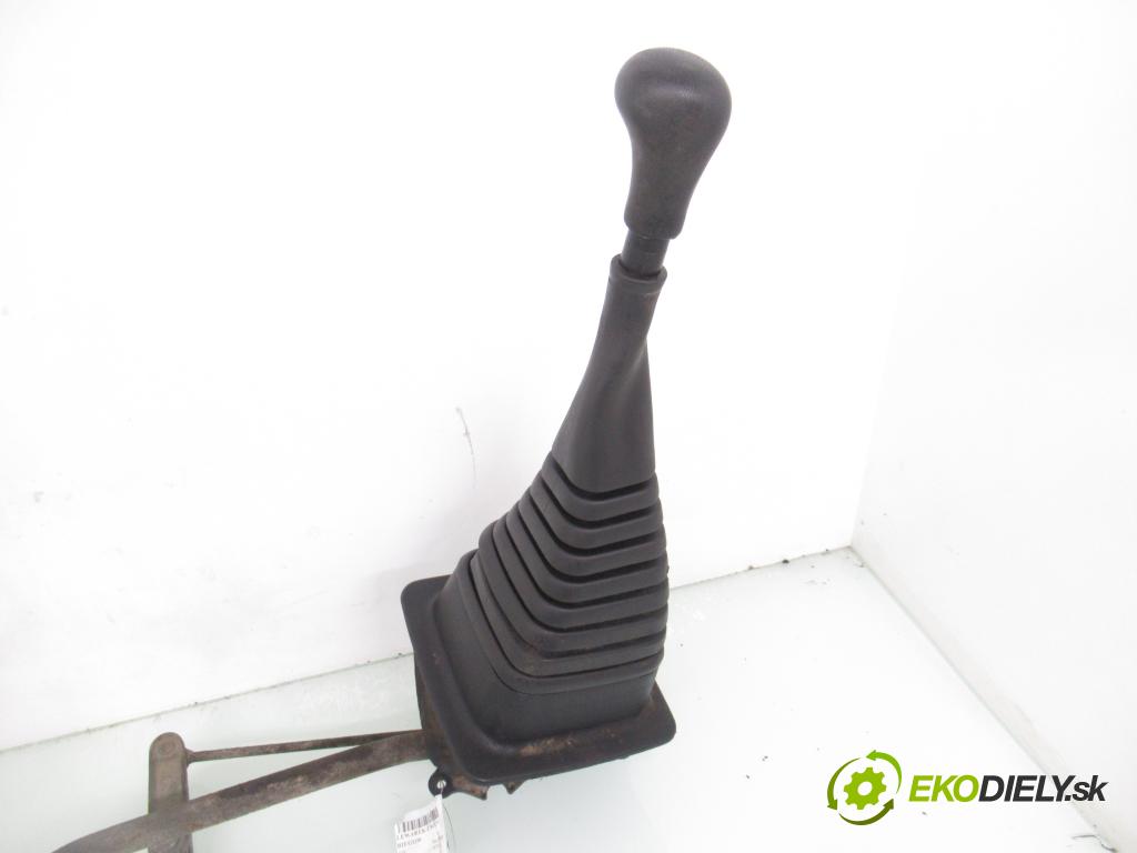 VW TRANSPORTER IV Skrzynia (70XA) FURGON 1995 44,00 1.9 D 60 - 1X 1896,00 ZVEDÁK: 701711025Q