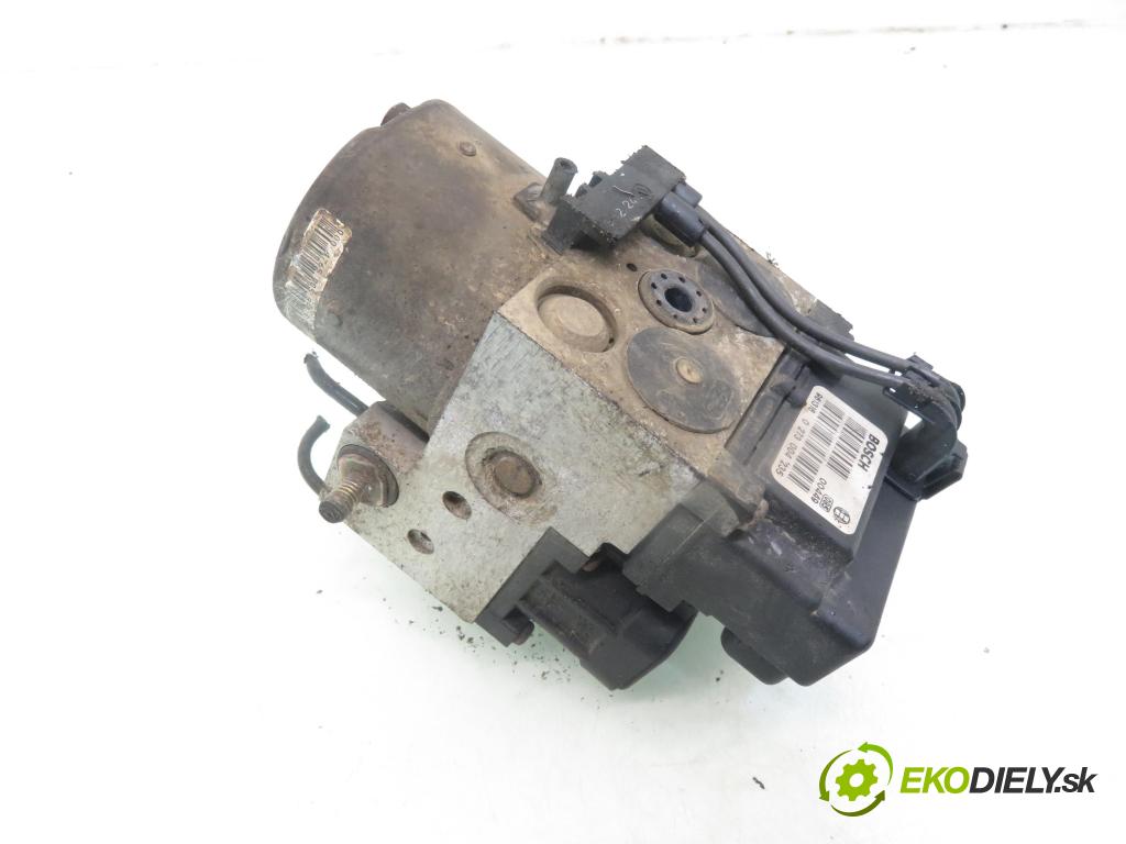 SMART FORTWO Coupe (450) COUPE 1999 45,00 0.6 R3 (450.332) - M 160.910 599,00 pumpa ABS 0273004235 ; 0004765V005 ; 0265215487 (Pumpa ABS)