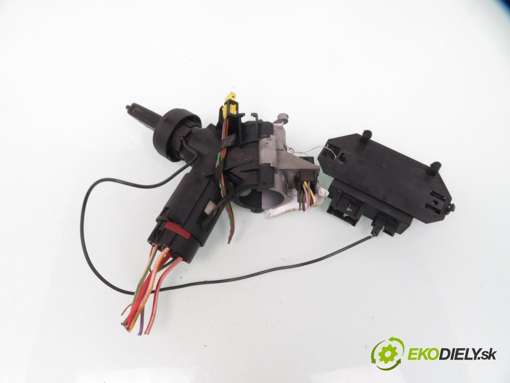 MERCEDES-BENZ KLASA A (W168) HB 1999 75,00 1.6 102 A 160  M 166.960 1598,00 spínačka 1688200426 (Spínací skříňka)