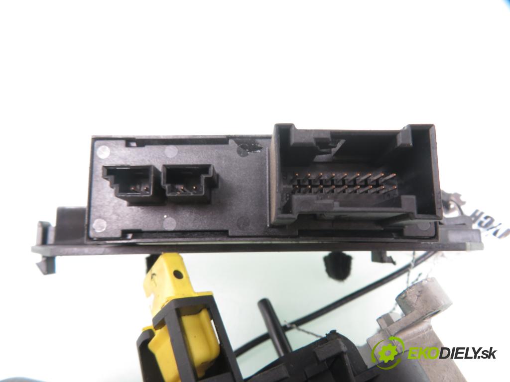 MERCEDES-BENZ KLASA A (W168) HB 1999 75,00 1.6 102 A 160  M 166.960 1598,00 spínačka 1688200426 (Spínací skříňka)