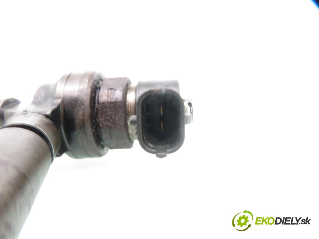 OPEL ASTRA H (A04) HB 2004 59,00 1.7 CDTI - Z 17 DTL 1686,00 vstrekovač 0445110174 (Vstrekovač paliva)