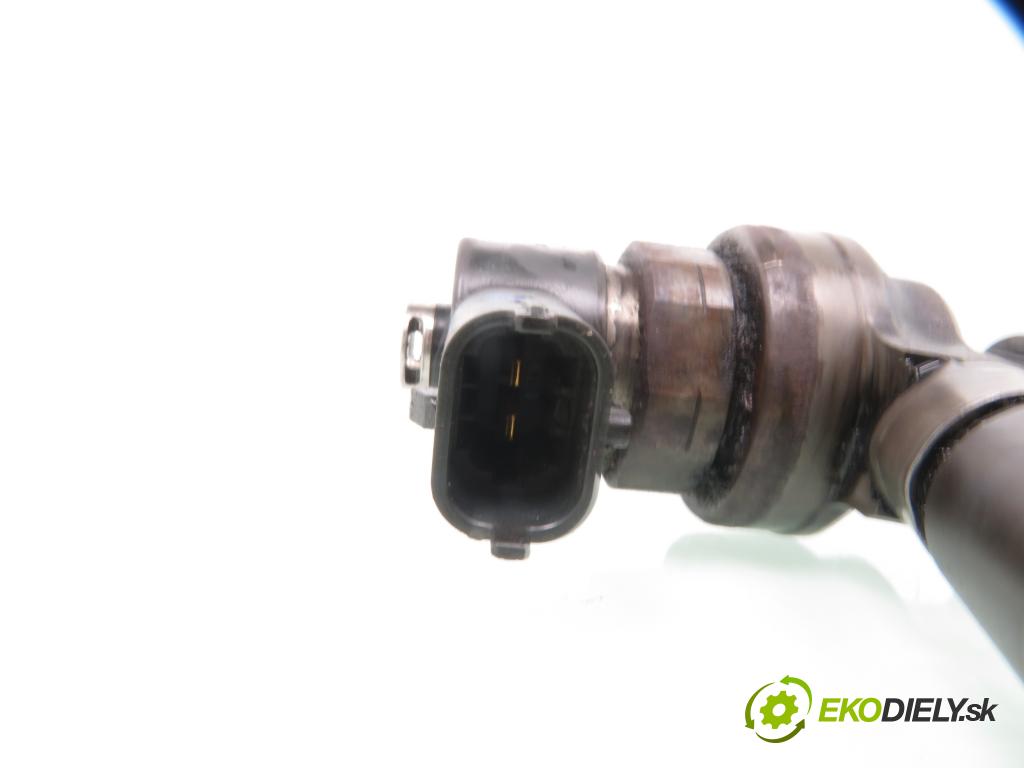 OPEL ASTRA H (A04) HB 2004 59,00 1.7 CDTI - Z 17 DTL 1686,00 vstrekovač 0445110174 (Vstrekovač paliva)