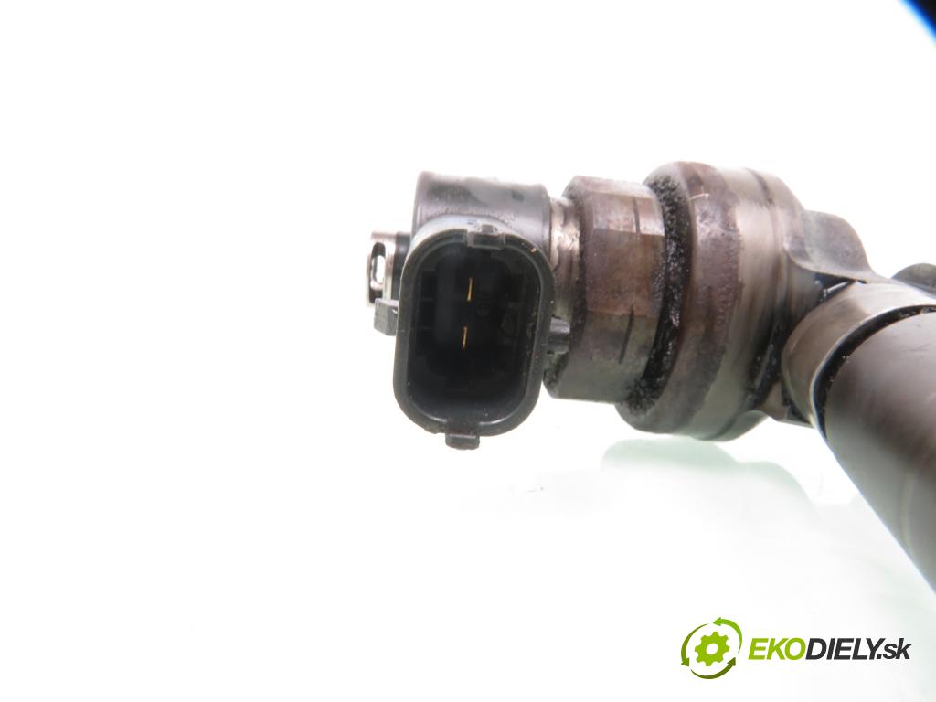 OPEL ASTRA H (A04) HB 2004 59,00 1.7 CDTI - Z 17 DTL 1686,00 vstrekovač 0445110174 (Vstrekovač paliva)