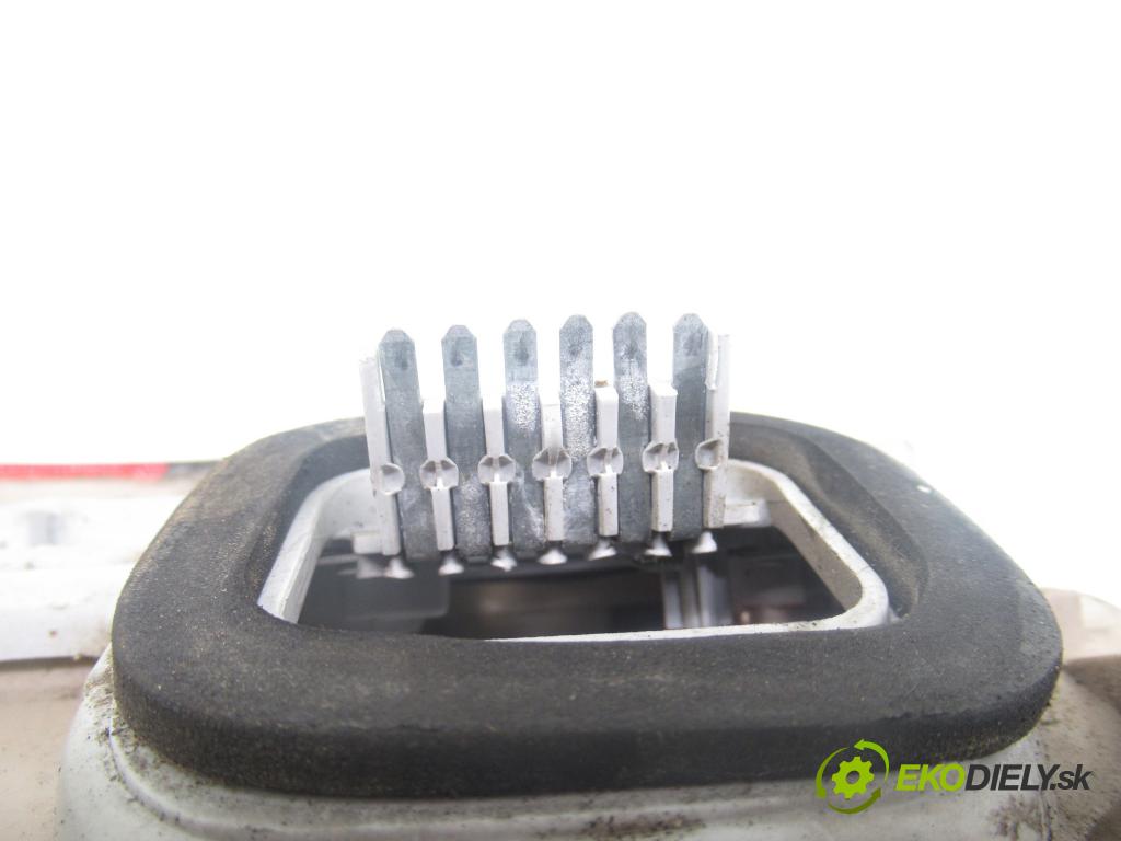 OPEL ZAFIRA A Nadwozie Wielkopojemne (MPV) (T98)  MINIVAN 2000 92,00 1.8 16V 125 - Z 18 XE 1796,00 Svetlo ľavé zadné