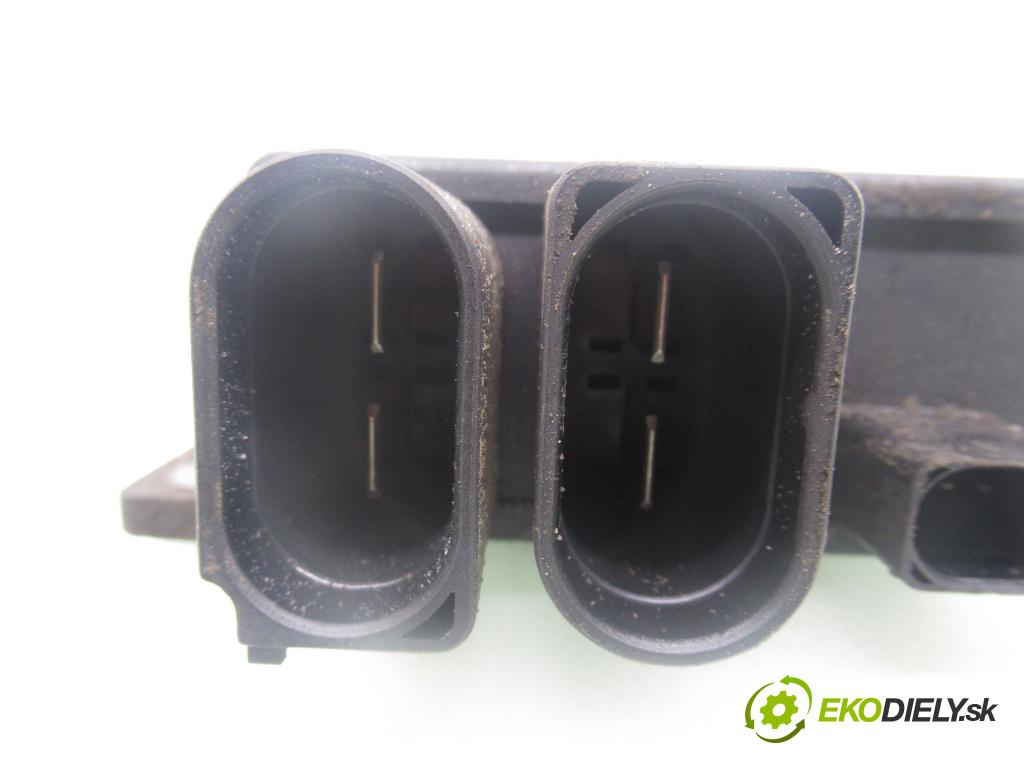 VW TRANSPORTER V Skrzynia (7HA, 7HH, 7EA, 7EH) FURGON 2007 75,00 1.9 TDI - BRS 1896,00 řídící jednotka VENTILÁTORY 7H0919506F ; 895904000