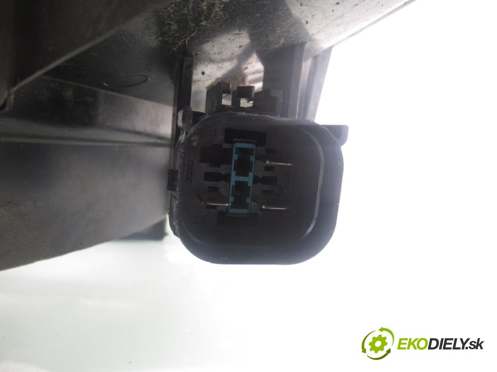 BMW 3 (E46) SEDAN 2001 105,00 318 i - N42 B20 A 1995,00 ventilátor chladič klimatizace 0130303874 ; 7510617 ; 3135103343