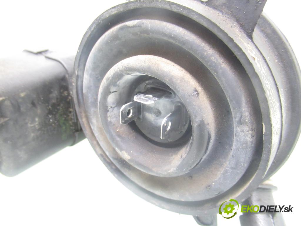 OPEL ASTRA F (T92) SEDAN 1999 55,00 1.6 - 16 LZ2 1598,00 Svetlo LP 90383791