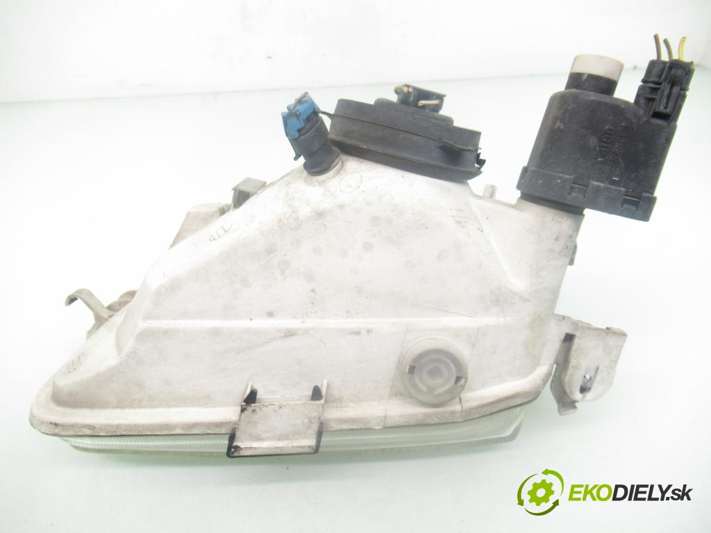 OPEL ASTRA F (T92) SEDAN 1999 55,00 1.6 - 16 LZ2 1598,00 Svetlo PP 90383792