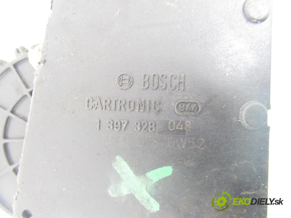 VW SHARAN (7M8, 7M9, 7M6) MINIVAN 2000 66,00 1.9 TDI PD 90 1896,00 MECHANISMUS/ motorek stěračů 0390241441 ; 1397328048 ; 7M1955113