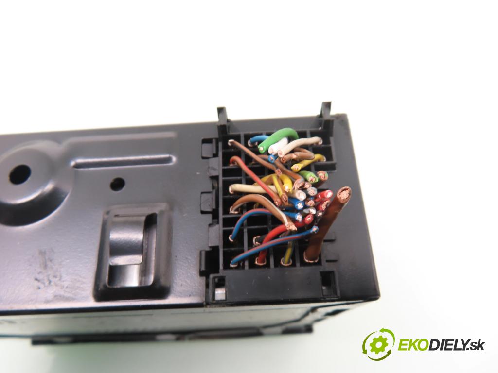 OPEL ASTRA G liftback (T98) HB 1998 55,00 1.6 8V 75 1598,00 RADIO CD 90566821 ; CDR500