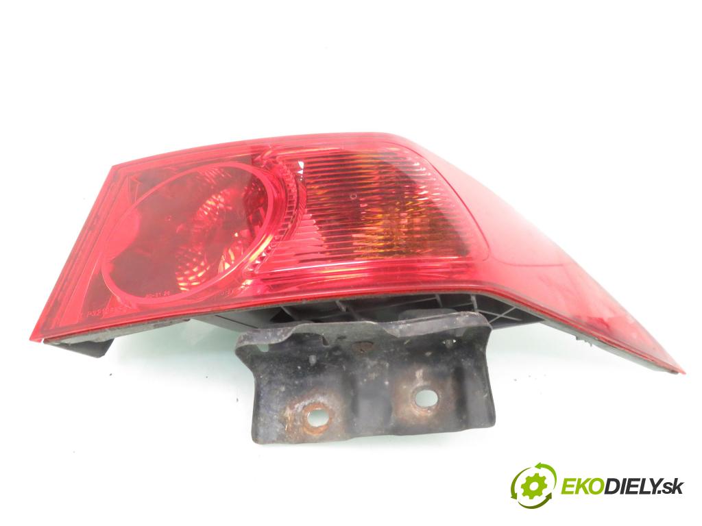 HONDA ACCORD VII (CL, CN) SEDAN 2005 140,00 2.4 (CL9) - K24A3 2354,00 Svetlo pravé zadné