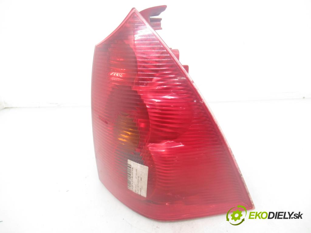 PEUGEOT 307 SW (3H) KOMBI 2003 103,00 2.0 16V - RFN (EW10J4) 1997,00 Svetlo pravé zadné